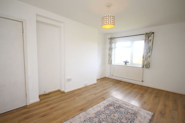 76, Eastern Way, Letchworth Garden City photo 3