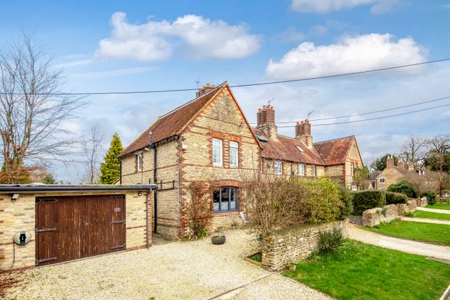 Thumbnail Cottage for sale in Bainton Road, Bucknell, Bicester