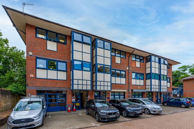 Office to let in Sf Unit 2 Viceroy House, Mountbatten Business Centre, Southampton