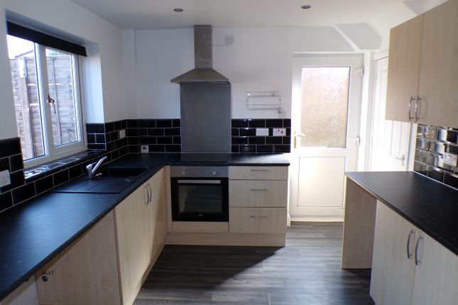 8, Squirrel Close, Cannock photo 5