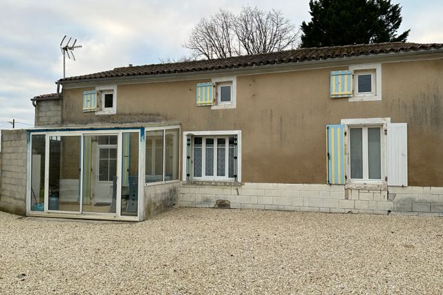 Property for sale in Nere, Poitou-Charentes, 17510, France