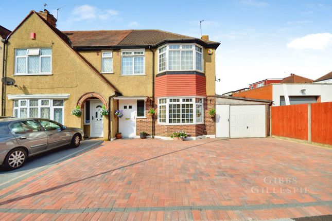 4-bed house on 83, Merton Avenue, Uxbridge, £2,000/mo