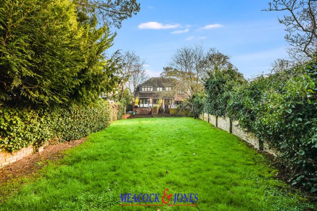 Morada, 16 Mount Avenue, Brentwood photo 2