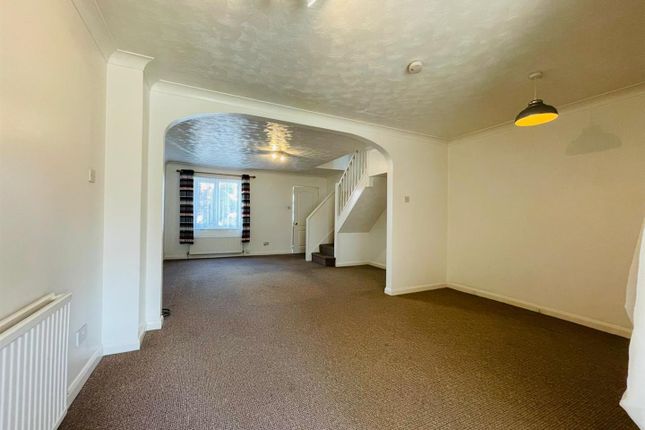6 Locksley Mews, Tennyson Close, Yarmouth photo 3