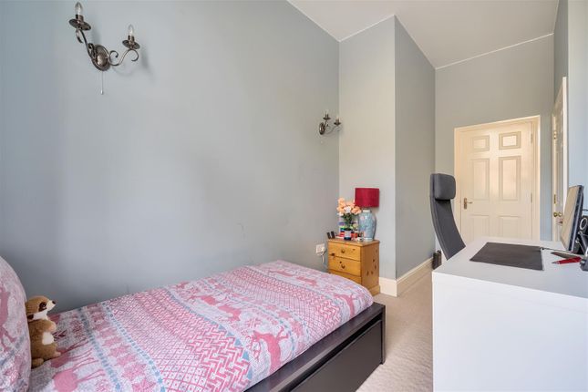 Flat for sale in St. Andrews Park, Tarragon Road, Maidstone