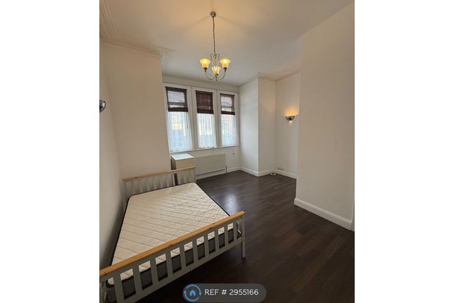 Flat, Westwell Road, London photo 3
