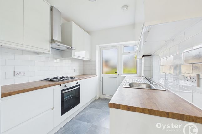 21 Howberry Close, Edgware photo 2