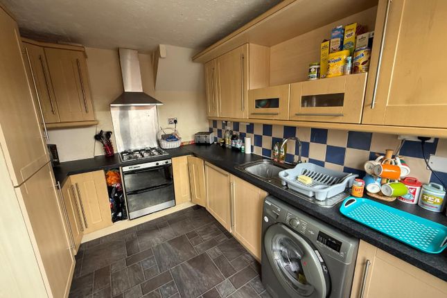 13, St. Katherine Green, Swindon photo 3