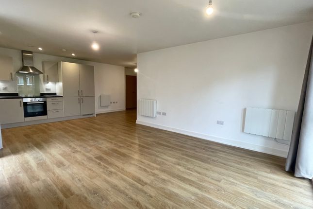 Flat to rent in Turnpike Lane, Faygate, Horsham