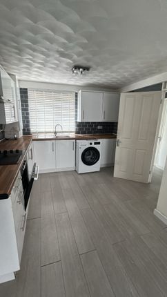 110 Limes Avenue, Limes Avenue, Chigwell photo 2