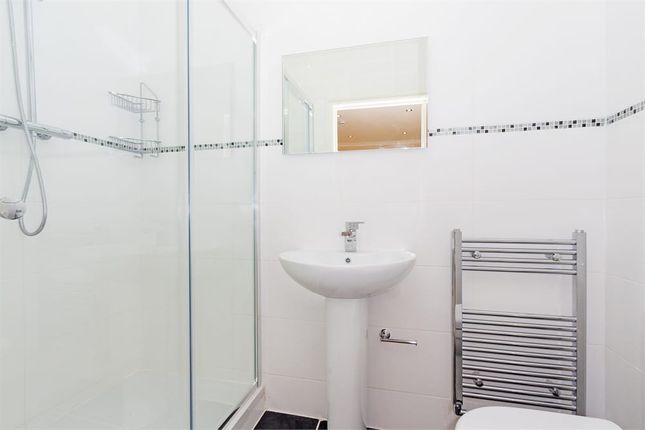 Martin Road, Slough photo 3