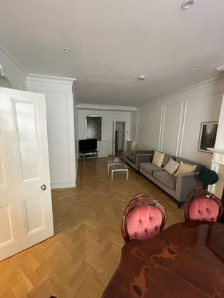 Mews house to rent in Montagu Mews West, London