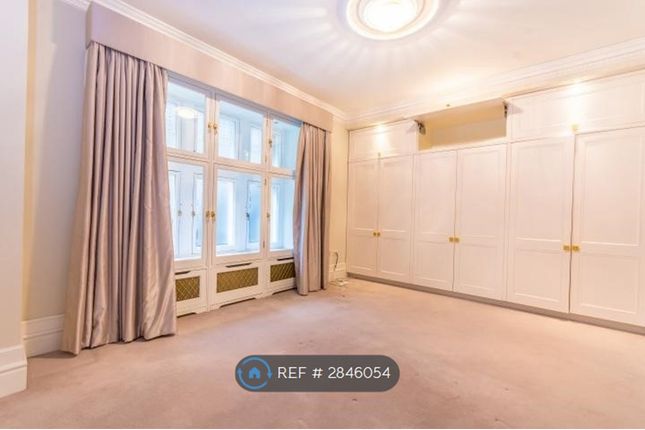 Flat, Whitehall Court, London photo 5