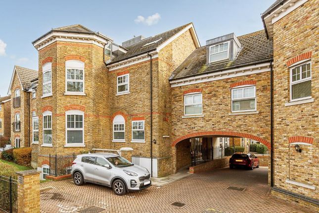 Thumbnail Flat for sale in Golden Manor, Hanwell, London