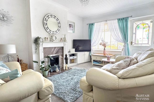 4, Mendip Close, Oldham photo 2