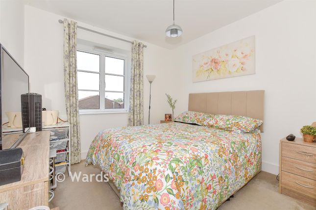 9, Fairbrass Way, Canterbury photo 4