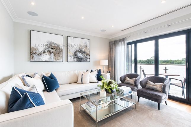 Town house for sale in Oxbridge Terrace, Rainville Road, Fulham