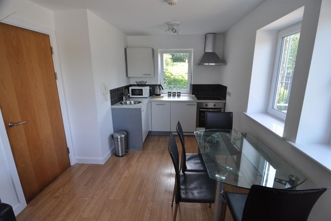 Apt 13, Lunar Development, Bradford photo 2