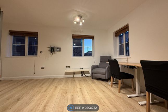 Flat, Henry Bird Way, Northampton photo 2