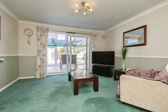 24, Garrett Drive, Bristol photo 4