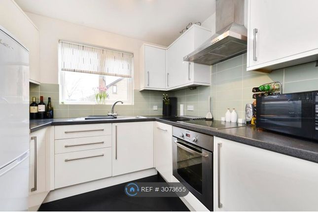 Bramber Court, Sterling Place, Brentford Tw8 9 Qp photo 3