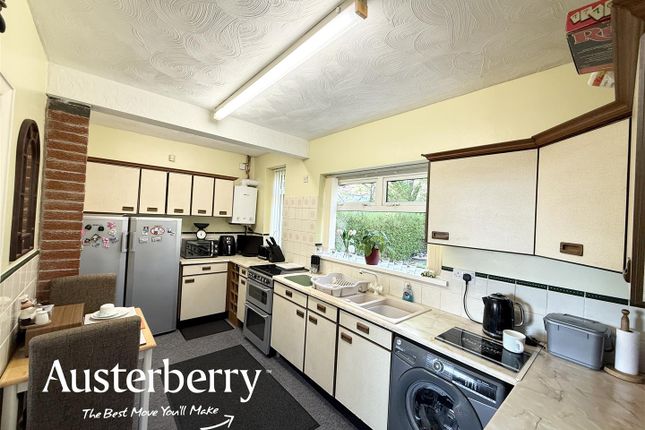 17, Hazel Grove, Stoke on Trent photo 4