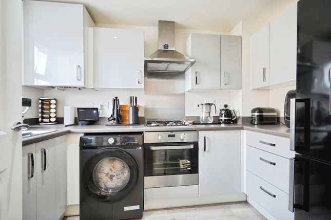 19, Knight Court, Staffordshire photo 3