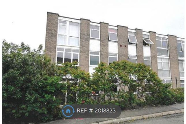Thumbnail Flat to rent in Gainsborough Court, Penarth