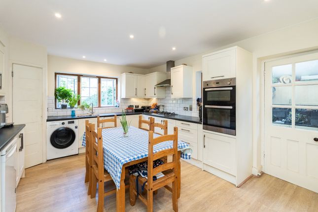 19, Sondes Place Drive, Dorking photo 2