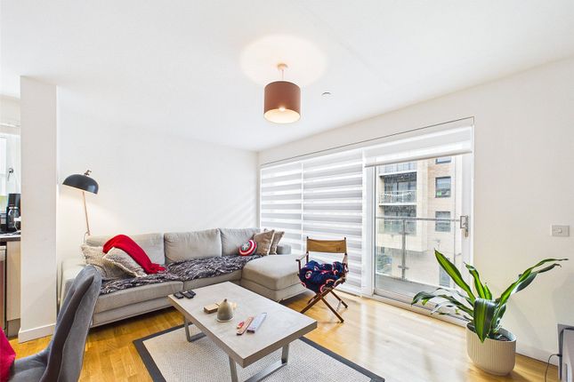 Flat 23, 19, Shrubhill Walk, Edinburgh photo 2