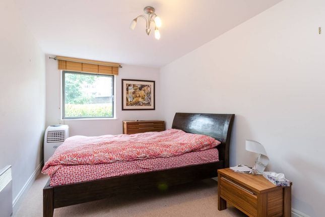 Thumbnail Flat to rent in Montaigne Close, Westminster, London