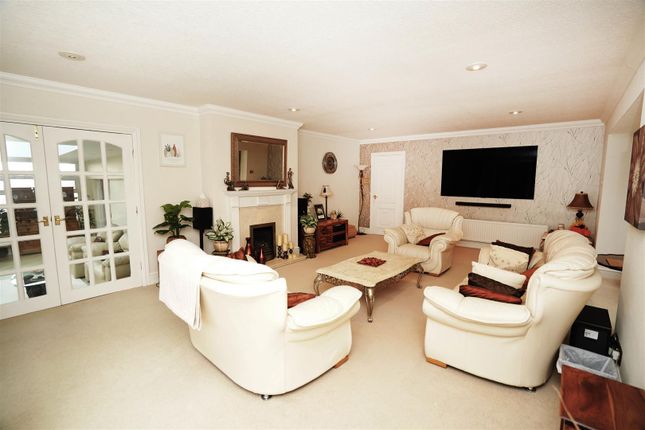 Glenburn, Foxholes Road, Bolton photo 3
