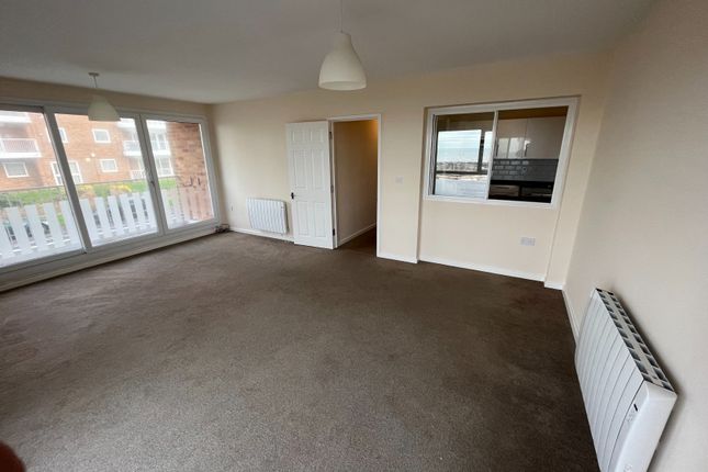 Flat to rent in The Parade, Birchington-On-Sea