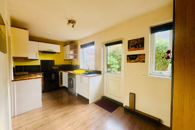 76, Priory Road, WELLINGBOROUGH photo 4