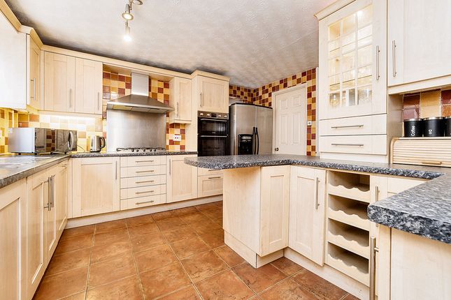 5, Advice Avenue, Grays photo 2