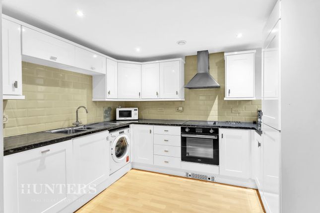 Flat 4, Ashley Dearnley Court, Littleborough photo 2