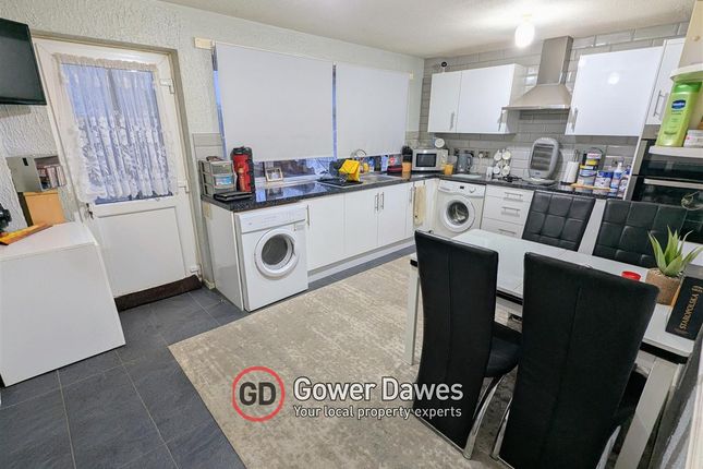 7, Crusader Close, Purfleet-on-Thames photo 2