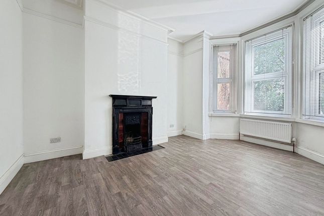 265 Millbrook Road West, Southampton photo 3