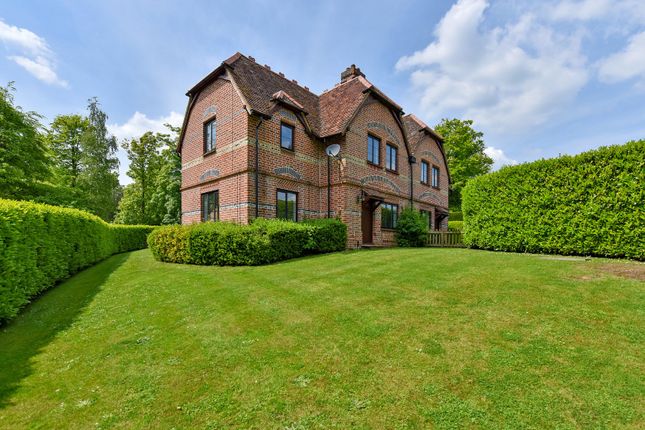 Thumbnail Semi-detached house to rent in Henley Road, Marlow, Buckinghamshire