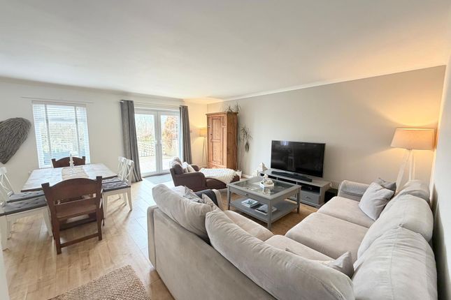 42, Millfields Close, Pembrokeshire photo 4
