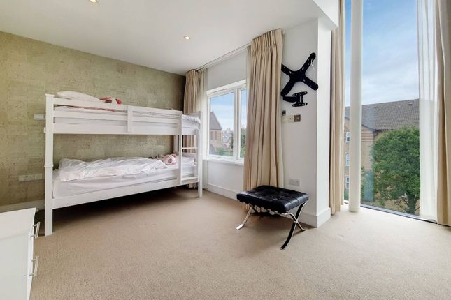 Thumbnail Property to rent in Wycliffe Road, Battersea, London