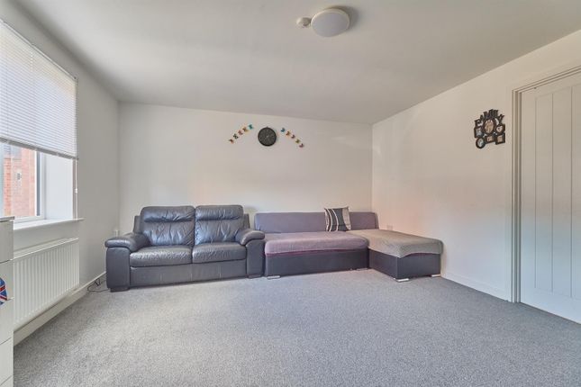 23, Burgess Close, Burbage photo 2