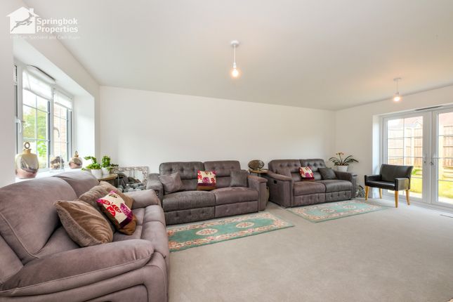 29, Mead Field Drive, Bishop's Stortford photo 2