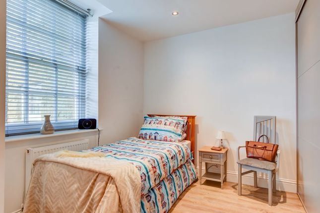 Flat for sale in Sandsend Road, Whitby