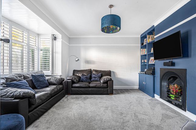 139 Cobham Road, Leatherhead photo 4