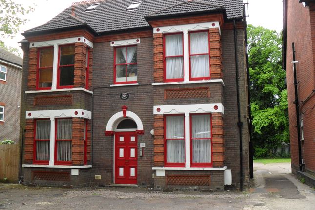 Thumbnail Studio to rent in Flat 3, 37 Studley Road, Luton, Bedfordshire