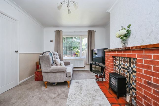 15, Meadow Close, Nottingham photo 4