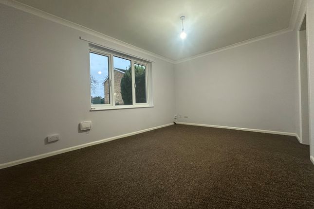 3, Bronte Court, Hull photo 2