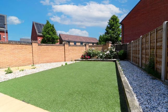 23 River View Drive, Salford photo 3
