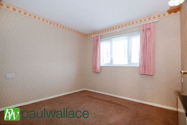 Property for sale in Rosedale Way, Cheshunt, Waltham Cross